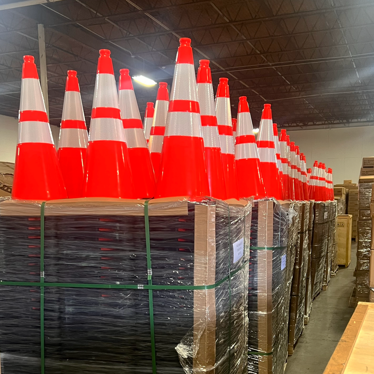 100 Cones Bulk Pallet, 28" Orange Traffic Cone, 7lb Black Base, w/6" & 4" Retroreflective Collars, MUTCD Compliant
